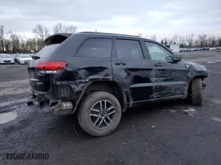 2019 Jeep Grand Cherokee Trailhawk with VIN 1C4RJFLG5KC639833, listed as a Copart auction lot 85595524 with 111,603 mi miles and Salvage Title. Bid and sale history available at carsss.com. Image 3.