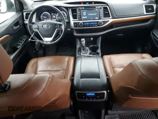 2017 Toyota Highlander Limited with VIN 5TDDZRFH7HS388832, listed as a Copart auction lot 44431435 with 136,284 mi miles and Salvage title. Bid and sale history available at DreamBid. Image 8.