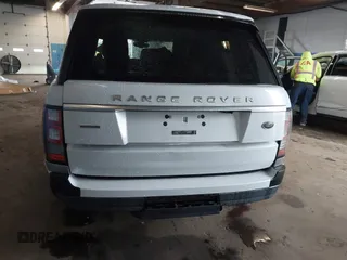 2017 Land Rover Range Rover z VIN SALGS2FEXHA359040, wystawiony jako IAAI lot #41875439 z przebiegiem 92 148 mil mil oraz . Historia ofert i sprzedaży dostępna na DreamBid. Obrazek 6.