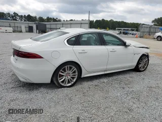 2022 Jaguar XF R-Dynamic SE with VIN SAJBL4GX5NCY91887, listed as a Copart auction lot 68180464 with 6,496 mi miles and Clean Title. Bid and sale history available at carsss.com. Image 3.