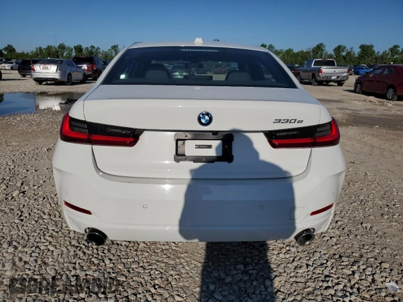 2024 BMW 3 Series 330e with VIN 3MW39FF09R8D93607, listed as a Copart auction lot 51663685 with 20,577 mi miles and Clean Title. Bid and sale history available at carsss.com. Image 6.