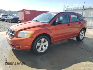 2010 Dodge Caliber Mainstreet z VIN 1B3CB3HA0AD565284, wystawiony jako Copart lot #50705775 z przebiegiem 152 113 mil mil oraz Szkody całkowita. Historia ofert i sprzedaży dostępna na DreamBid. Obrazek 1.