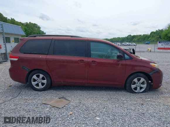 2011 Toyota Sienna LE AAS with VIN 5TDKK3DC2BS003748, listed as a IAAI auction lot 42142090 with 246,737 mi miles. Bid and sale history available at carsss.com. Image 13.
