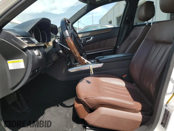 2014 Mercedes-Benz E 350 Sport z VIN WDDHF5KBXEA943629, wystawiony jako Copart lot #54801135 z przebiegiem 150 397 mil mil oraz Szkoda całkowita • Salvage title. Historia ofert i sprzedaży dostępna na DreamBid. Obrazek 7.