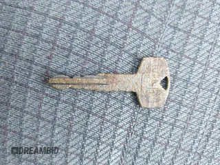 1990 Toyota Pickup z VIN JT4VN93D7L5014236, wystawiony jako IAAI lot #41776761 z przebiegiem Nie podano mil oraz . Historia ofert i sprzedaży dostępna na DreamBid. Obrazek 11.