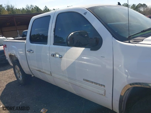 2011 GMC Sierra 1500 SLE with VIN 3GTP1VE00BG372003, listed as a IAAI auction lot 41580501 with 261,224 mi miles. Bid and sale history available at carsss.com. Image 17.