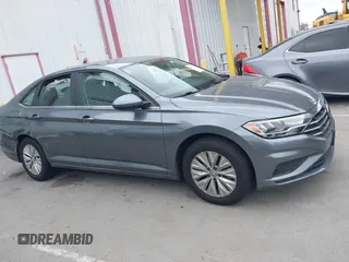 2020 Volkswagen Jetta S z VIN 3VWCB7BUXLM069700, wystawiony jako IAAI lot #42373109 z przebiegiem 66 141 mil mil oraz . Historia ofert i sprzedaży dostępna na DreamBid. Obrazek 13.