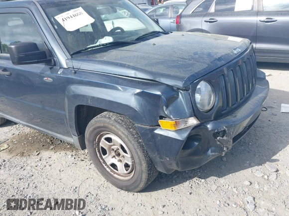 2008 Jeep Patriot Sport with VIN 1J8FT28W98D762682, listed as a IAAI auction lot 41944608 with 189,000 mi miles. Bid and sale history available at carsss.com. Image 6.