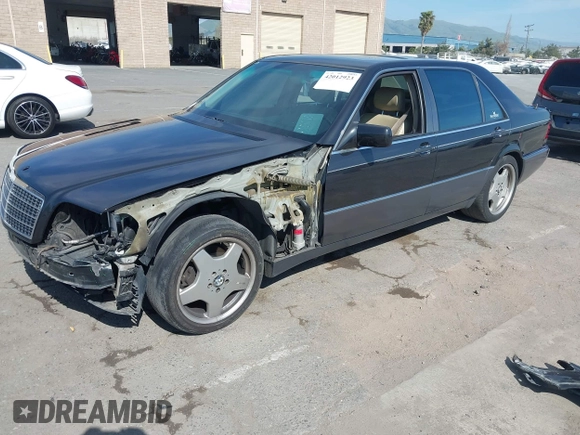 1993 Mercedes-Benz 500 z VIN WDBGA51E5PA138123, wystawiony jako IAAI lot #42012923 z przebiegiem 141 594 mil mil oraz . Historia ofert i sprzedaży dostępna na DreamBid. Obrazek 18.