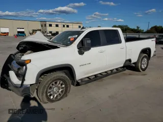 2020 Chevrolet Silverado 3500HD LT with VIN 1GC4YTE75LF205106, listed as a Copart auction lot 71896734 with 0 mi miles and Salvage Title. Bid and sale history available at carsss.com. Image 1.