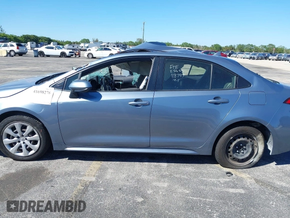 2021 Toyota Corolla LE with VIN JTDEPMAE6MJ118797, listed as a IAAI auction lot 41698276 with 52,673 mi miles. Bid and sale history available at carsss.com. Image 15.