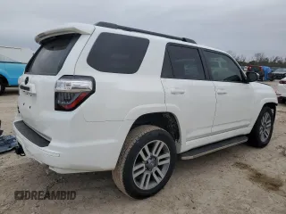 2022 Toyota 4Runner TRD Sport with VIN JTEAU5JR8N5275849, listed as a Copart auction lot 44890675 with 32,585 mi miles and Clean title. Bid and sale history available at DreamBid. Image 3.