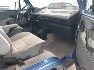 1989 Volkswagen Vanagon with VIN WV2YB0252KH059286, listed as a IAAI auction lot 42137080 with 130,604 mi miles and . Bid and sale history available at DreamBid. Image 5.