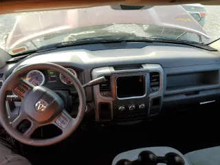 2013 Ram 1500 Express с VIN 3C6JR6AT8DG505153, выставлен на аукционе Copart как лот 48235405 с пробегом 204 923 миль миль и Списание • Salvage title. История ставок и продаж доступна на DreamBid. Изображение 8.
