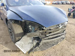 2018 Tesla Model S 75D z VIN 5YJSA1E28JF296944, wystawiony jako IAAI lot #41298541 z przebiegiem 29 828 mil mil oraz . Historia ofert i sprzedaży dostępna na DreamBid. Obrazek 6.