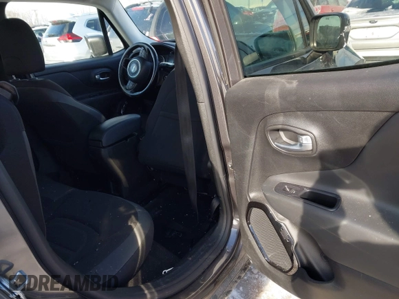 2017 Jeep Renegade Latitude with VIN ZACCJBBBXHPG26584, listed as a IAAI auction lot 41571110 with 75,484 mi miles. Bid and sale history available at carsss.com. Image 8.