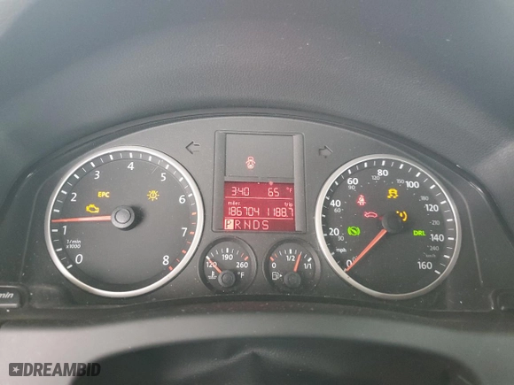2009 Volkswagen Tiguan S with VIN WVGAV75N29W509760, listed as a Copart auction lot 44128015 with 186,704 mi miles and Non Repairable. Bid and sale history available at carsss.com. Image 9.