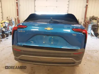 2024 Chevrolet Blazer EV eAWD LT z VIN 3GNKDBRJ6RS216307, wystawiony jako IAAI lot #41935806 z przebiegiem 10 850 mil mil oraz . Historia ofert i sprzedaży dostępna na DreamBid. Obrazek 16.
