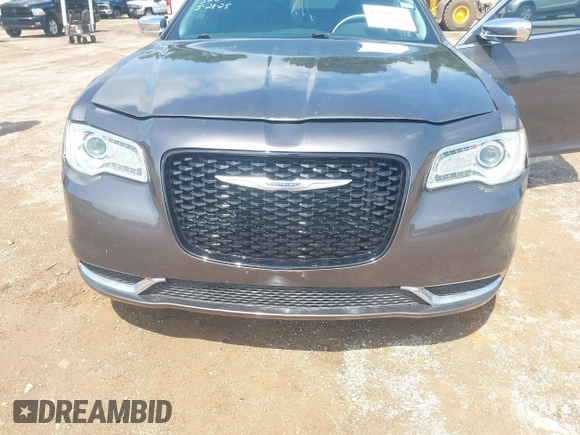 2019 Chrysler 300 Limited z VIN 2C3CCAEG8KH534284, wystawiony jako IAAI lot #42390324 z przebiegiem 99 544 mil mil oraz . Historia ofert i sprzedaży dostępna na DreamBid. Obrazek 6.