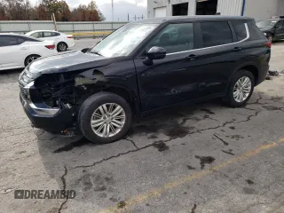 2023 Mitsubishi Outlander ES z VIN JA4J3TA85PZ009987, wystawiony jako Copart lot #77828644 z przebiegiem 56 641 mil mil oraz Szkoda całkowita • Salvage title. Historia ofert i sprzedaży dostępna na DreamBid. Obrazek 1.