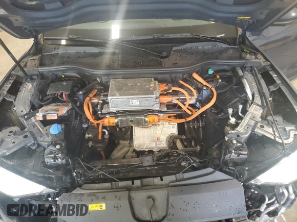 2024 Audi Q8 e-tron z VIN WA15ABGE5RB025102, wystawiony jako Copart lot #65831524 z przebiegiem 10 623 mil mil oraz Szkody całkowita. Historia ofert i sprzedaży dostępna na DreamBid. Obrazek 12.