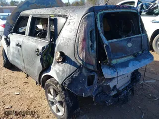 2019 Kia Soul with VIN KNDJN2A25K7910335, listed as a IAAI auction lot 41400343 with 1 mi miles. Bid and sale history available at carsss.com. Image 3.