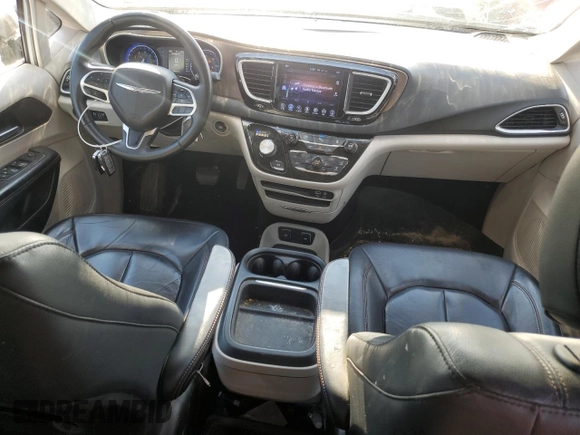 2017 Chrysler Pacifica Touring L with VIN 2C4RC1BGXHR831361, listed as a Copart auction lot 55172955 with 104,116 mi miles and Non Repairable. Bid and sale history available at DreamBid. Image 8.