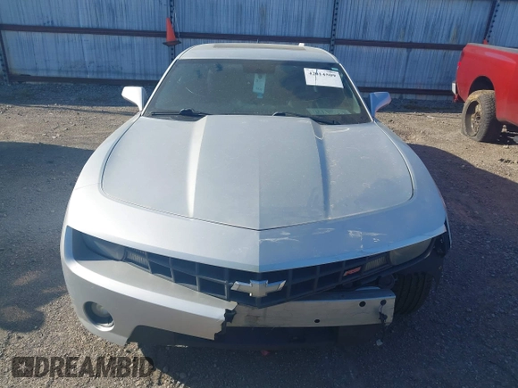 2010 Chevrolet Camaro 1LT z VIN 2G1FB1EV1A9167966, wystawiony jako IAAI lot #42014509 z przebiegiem 213 321 mil mil oraz . Historia ofert i sprzedaży dostępna na DreamBid. Obrazek 11.