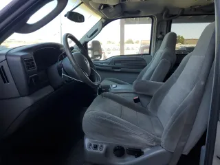 2003 Ford Excursion Special Serv с VIN 1FMNU40L63EA91712, выставлен на аукционе Copart как лот 63870565 с пробегом 205 019 миль миль и Чистый • Clean title. История ставок и продаж доступна на DreamBid. Изображение 7.