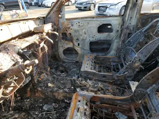 2011 Toyota Tacoma с VIN 5TFJX4GN1BX002410, выставлен на аукционе Copart как лот 43046725 с пробегом Не указан миль и На запчасти • Non repairable. История ставок и продаж доступна на DreamBid. Изображение 7.