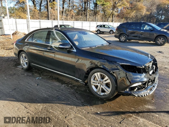 2019 Mercedes-Benz S 560 with VIN WDDUG8GB3KA443202, listed as a Copart auction lot 83985104 with 39,911 mi miles and Salvage Title. Bid and sale history available at DreamBid. Image 4.