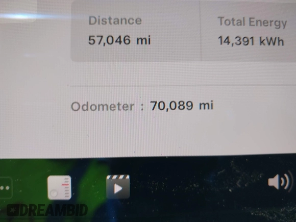 2020 Tesla Model 3 Standard Range Plus z VIN 5YJ3E1EA2LF739866, wystawiony jako IAAI lot #41842179 z przebiegiem 70 089 mil mil oraz . Historia ofert i sprzedaży dostępna na DreamBid. Obrazek 14.