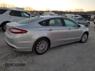 2015 Ford Fusion SE Hybrid with VIN 3FA6P0LU5FR199498, listed as a Copart auction lot 84020974 with 0 mi miles and Salvage Title. Bid and sale history available at carsss.com. Image 3.