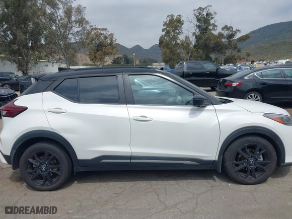 2022 Nissan Kicks SR with VIN 3N1CP5DV8NL484704, listed as a IAAI auction lot 41882050 with 70,535 mi miles. Bid and sale history available at carsss.com. Image 14.