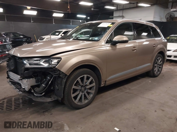 2018 Audi Q7 Premium Plus with VIN WA1LHAF74JD008557, listed as a IAAI auction lot 41673649 with 81,262 mi miles. Bid and sale history available at carsss.com. Image 18.