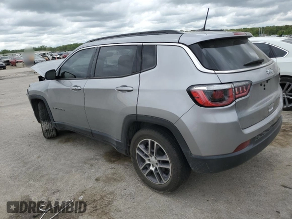 2019 Jeep Compass Latitude z VIN 3C4NJCBB5KT833253, wystawiony jako Copart lot #55097005 z przebiegiem 42 813 mil mil oraz Szkoda całkowita • Salvage title. Historia ofert i sprzedaży dostępna na DreamBid. Obrazek 2.