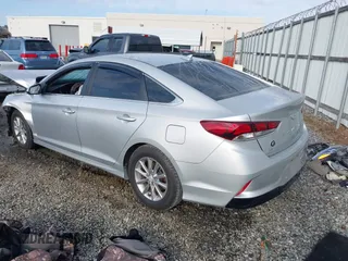 2019 Hyundai Sonata SE with VIN 5NPE24AF4KH766121, listed as a IAAI auction lot 41794665 with 101,673 mi miles and . Bid and sale history available at carsss.com. Image 3.