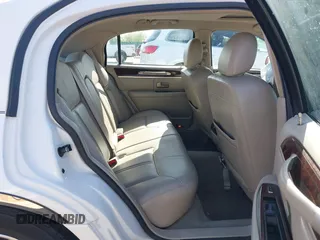 2007 Lincoln Town Car Signature Limited z VIN 1LNHM82V67Y630711, wystawiony jako IAAI lot #41997932 z przebiegiem 177 420 mil mil oraz . Historia ofert i sprzedaży dostępna na DreamBid. Obrazek 8.