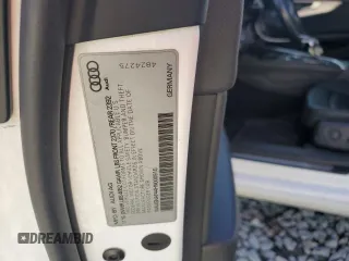 2017 Audi A4 Premium с VIN WAUGNAF44HN000918, выставлен на аукционе Copart как лот 88773775 с пробегом 80 744 миль миль и Списание • Salvage title. История ставок и продаж доступна на DreamBid. Изображение 12.