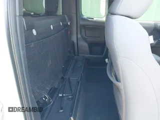 2017 Toyota Tacoma SR z VIN 5TFRX5GN9HX093461, wystawiony jako IAAI lot #41892559 z przebiegiem 159 986 mil mil oraz . Historia ofert i sprzedaży dostępna na DreamBid. Obrazek 8.
