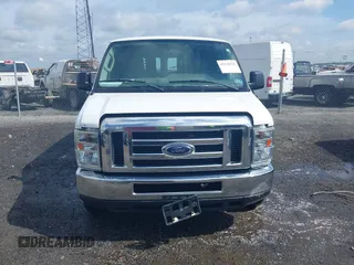 2013 Ford Econoline Cargo Commercial z VIN 1FTNE1EW2DDA04169, wystawiony jako IAAI lot #42110332 z przebiegiem 65 551 mil mil oraz . Historia ofert i sprzedaży dostępna na DreamBid. Obrazek 12.