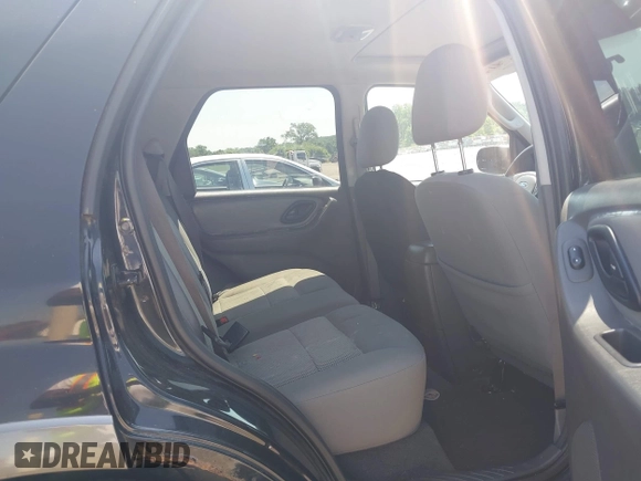 2005 Ford Escape XLT with VIN 1FMCU93115KE48930, listed as a IAAI auction lot 42592931 with 180,260 mi miles and . Bid and sale history available at DreamBid. Image 8.
