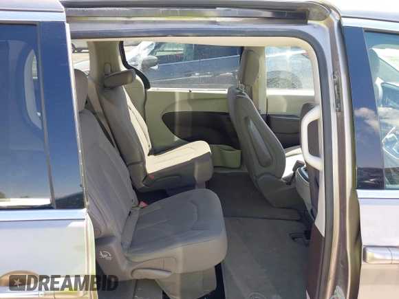 2018 Chrysler Pacifica Touring Plus with VIN 2C4RC1FG4JR306554, listed as a IAAI auction lot 41984255 with 107,109 mi miles and . Bid and sale history available at DreamBid. Image 8.