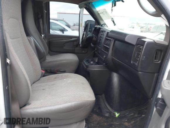 2010 Chevrolet Express Cargo Van with VIN 1GCUGADX2A1183133, listed as a IAAI auction lot 41718680 with 261,237 mi miles. Bid and sale history available at carsss.com. Image 5.
