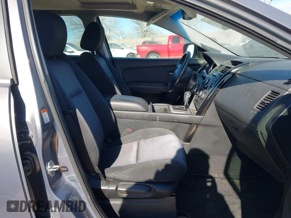 2008 Mazda CX-9 Grand Touring z VIN JM3TB38A480153859, wystawiony jako IAAI lot #41442470 z przebiegiem 136 523 mil mil oraz . Historia ofert i sprzedaży dostępna na DreamBid. Obrazek 5.