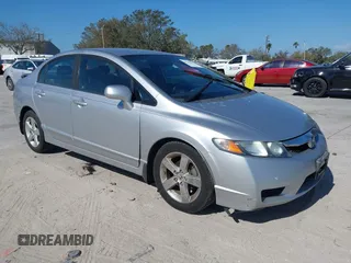2010 Honda Civic LX-S z VIN 19XFA1F68AE073151, wystawiony jako IAAI lot #41600342 z przebiegiem 144 011 mil mil oraz . Historia ofert i sprzedaży dostępna na DreamBid. Obrazek 1.
