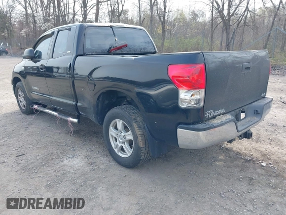 2007 Toyota Tundra SR5 z VIN 5TFBT54117X005726, wystawiony jako IAAI lot #42105716 z przebiegiem 84 828 mil mil oraz . Historia ofert i sprzedaży dostępna na DreamBid. Obrazek 3.