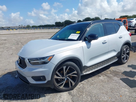 2022 Volvo XC40 R-Design z VIN YV4AC2HM9N2771189, wystawiony jako IAAI lot #41923125 z przebiegiem 24 125 mil mil oraz . Historia ofert i sprzedaży dostępna na DreamBid. Obrazek 2.