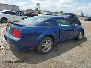 2006 Ford Mustang GT Deluxe z VIN 1ZVHT82H565214308, wystawiony jako Copart lot #62340085 z przebiegiem 183 848 mil mil oraz Szkoda całkowita • Salvage title. Historia ofert i sprzedaży dostępna na DreamBid. Obrazek 3.