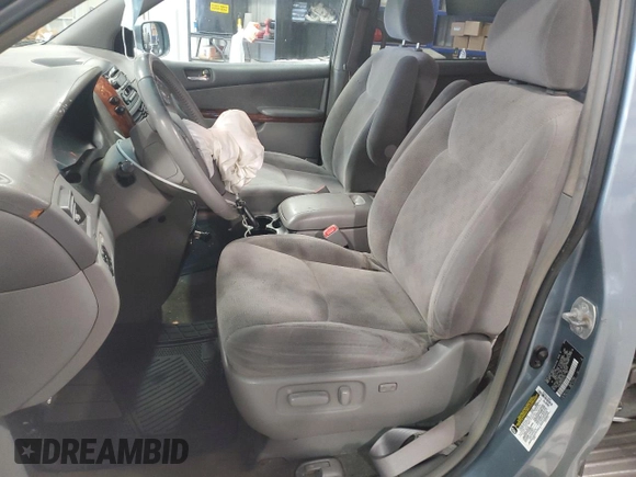 2005 Toyota Sienna XLE with VIN 5TDZA22C25S247726, listed as a Copart auction lot 45957875 with 231,902 mi miles and Salvage Title. Bid and sale history available at carsss.com. Image 7.